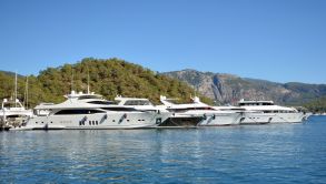 Luxury Yacht For Sale
